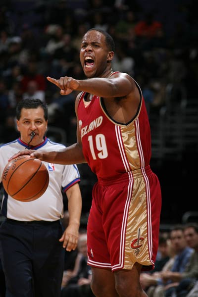 却成为场上 却成为场上