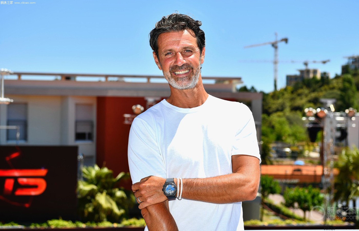 也彰显了他 也彰显了他